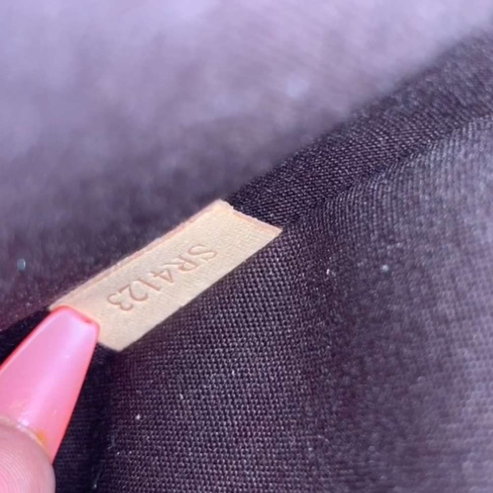 LOUIS VUITTON Vernis Brea MM - Picture 7 of 7